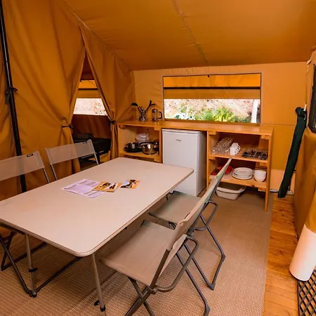 Camping Onlycamp Les Petites Roches Saint-Hilaire  Exterior foto