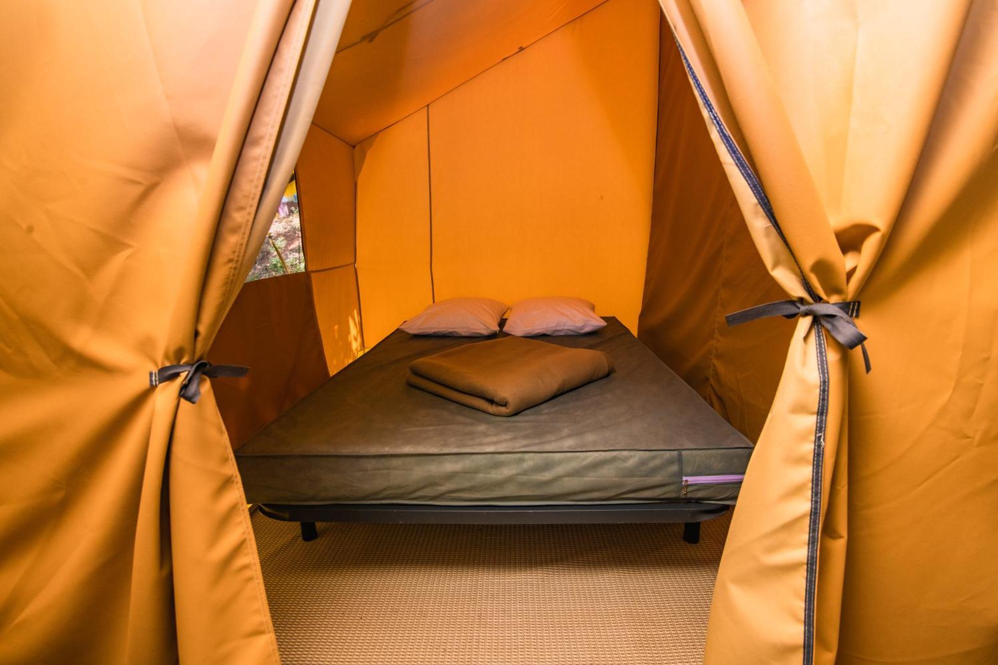 Onlycamp Les Petites Roches Camping *